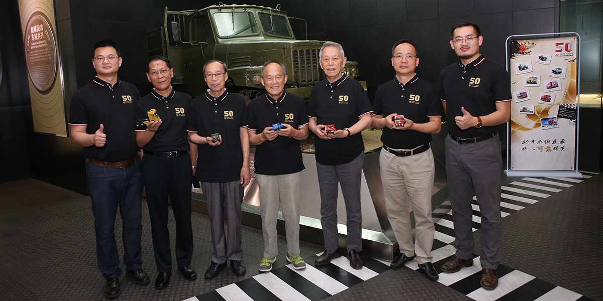 十堰博物馆三代28预测
人合影